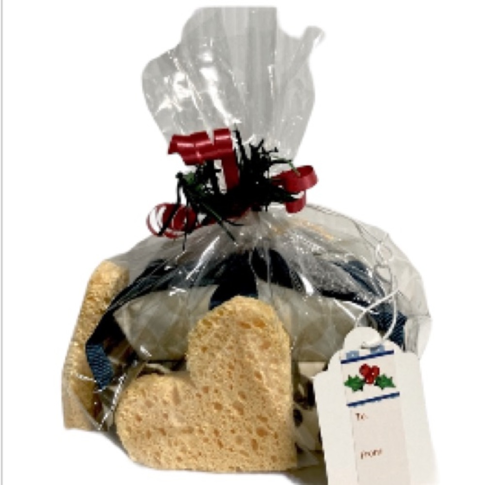 Gift Set HEART Shaped Sponges Bath Soaps Snowy Apple Scent